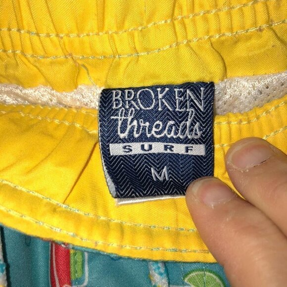 EUC Men's Broken Threads Surf swim trunk Size M - Picture 3 of 3